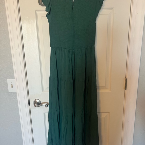 Chic Green Midi Dress - Picture 3 of 5